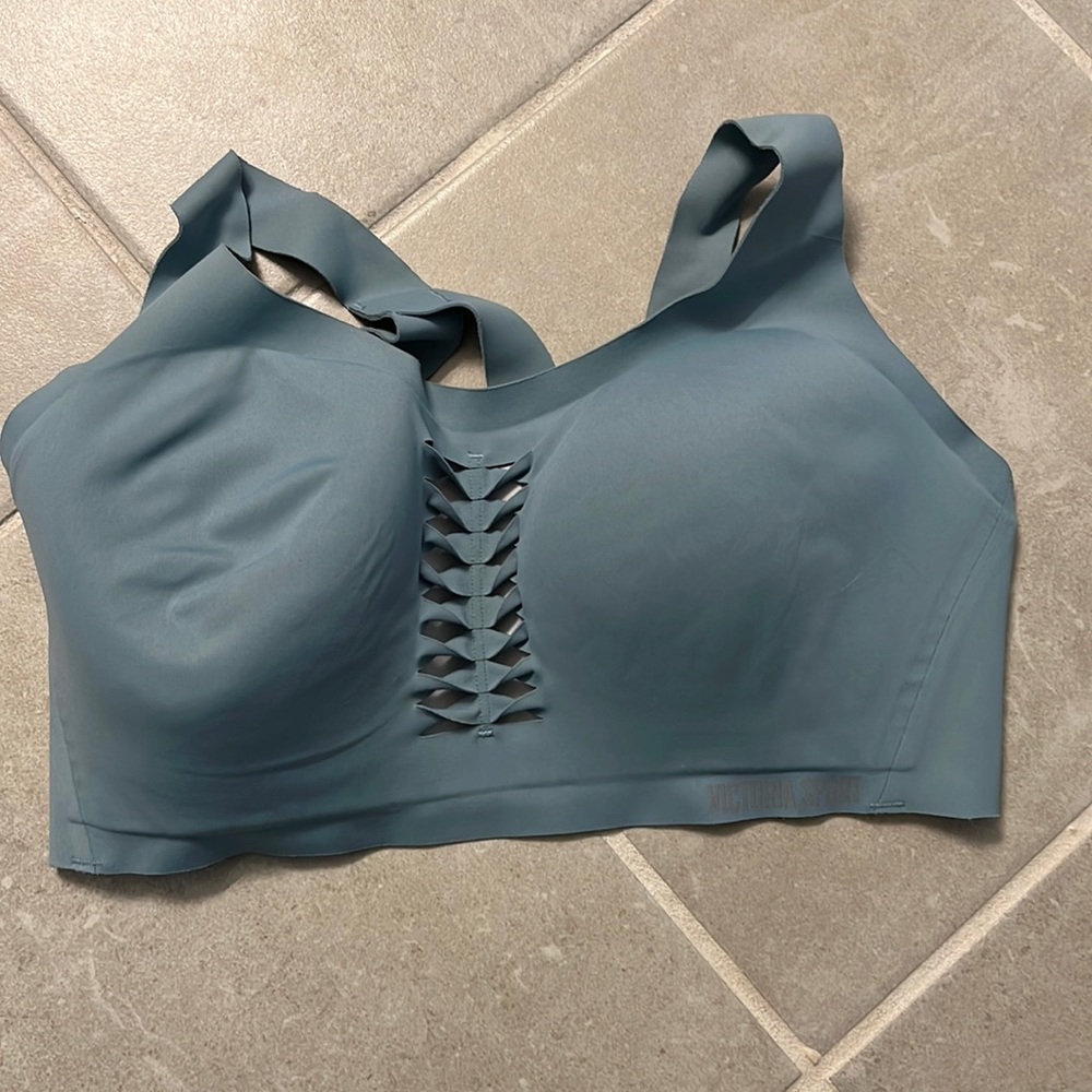Victoria’s Secret sport bra